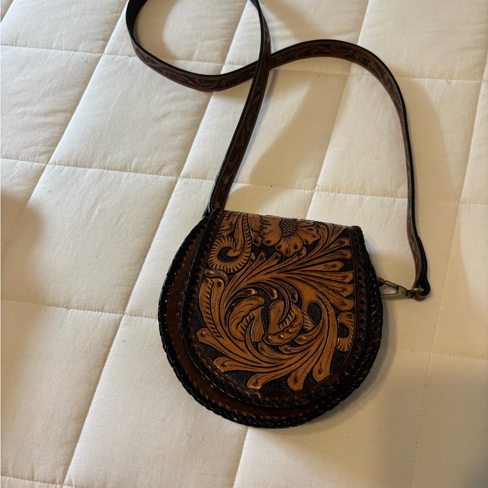 Elegant Brown Leather Crossbody Bag